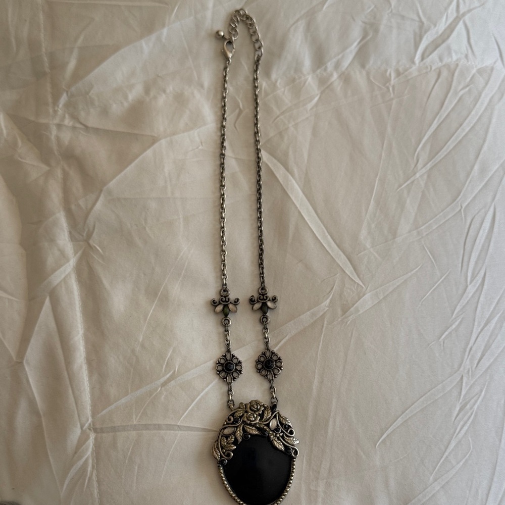 Elegant Black and Silver Pendant Necklace